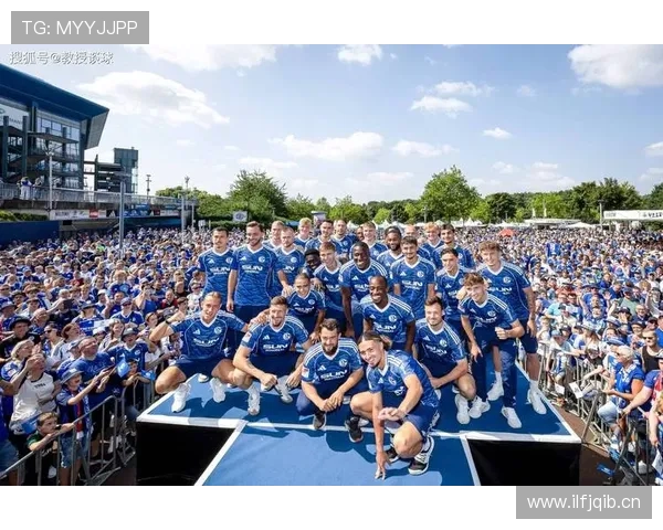 《全新赛季揭幕战精彩纷呈 各大球星精彩表现引爆球迷热情》 - 副本 - 副本 - 副本 《全新赛季揭幕战精彩纷呈 各大球星精彩表现引爆球迷热情》 - 副本 - 副本 - 副本