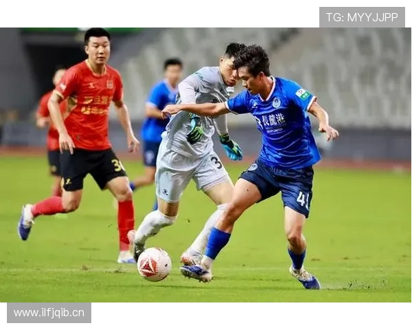 中甲联赛精彩纷呈 多支队伍争夺升级名额 力拼季后赛资格 - 副本 - 副本 (2) 中甲联赛精彩纷呈 多支队伍争夺升级名额 力拼季后赛资格 - 副本 - 副本 (2)